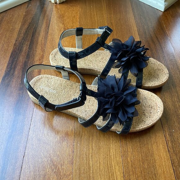 Lands' End Sz 5 Navy Blue Arabella Flower Sandals - Picture 3 of 8